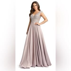 Mac Duggal Applique Cap Sleeve Bodice Flowy Gown Size 18 NWT Style 20264